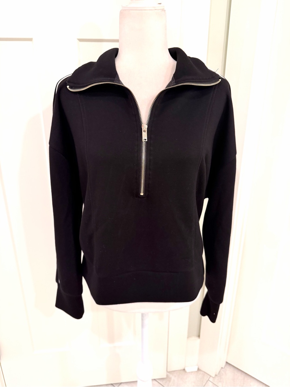 Elie Tahari 1/2 Zip Pullover